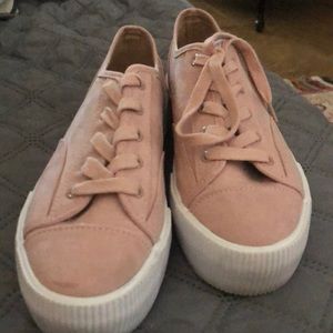Divided platform sneakers